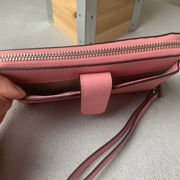 Michael Kors JST MD ZA Phone Holder - Picture 4 of 6